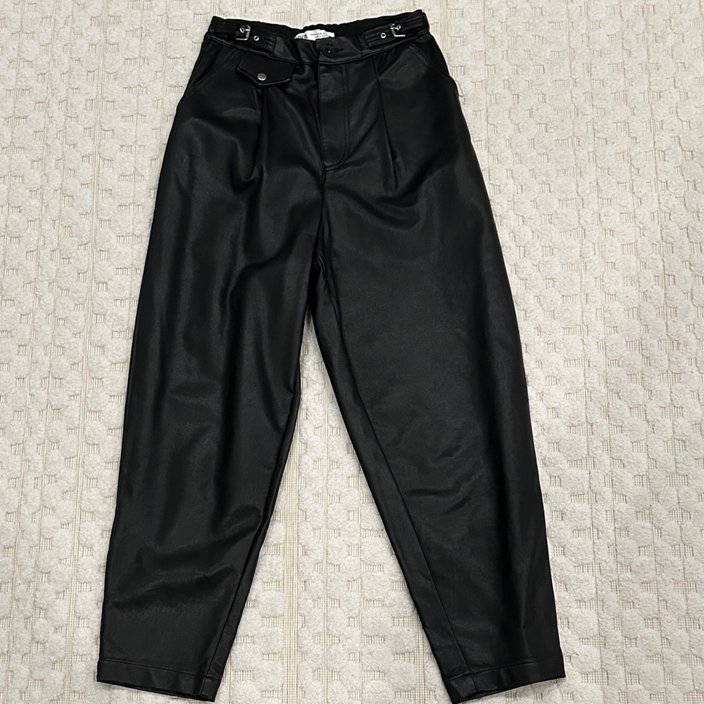 Worn 1x - Faux Leather Trousers - Black